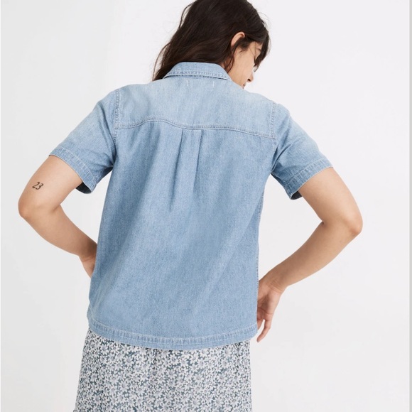 Madewell Denim Short-Sleeve Button-Up Short in Brickton wash - size XL - Picture 2 of 9